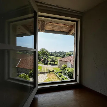 Le Demi-chateau * Lézignac-Durand